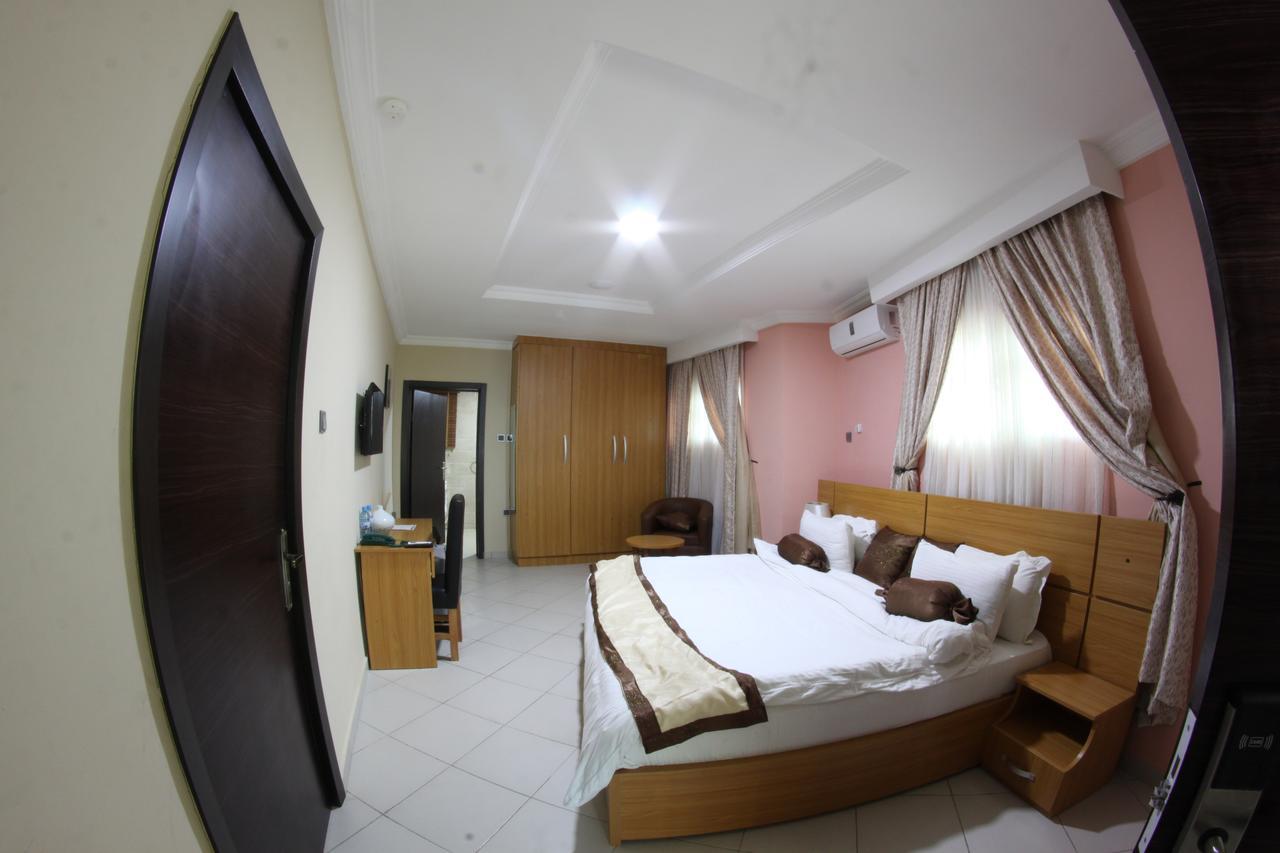 Celia'S Suites Abeokuta Exterior photo